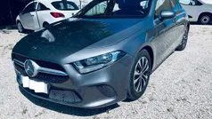 Cinzento Usado 2020 Mercedes A180 Citadino | € 21.480 (Bom preço)