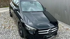 Preto Usado 2020 Mercedes B180 Style Monovolume | € 22.990 (Preço justo)