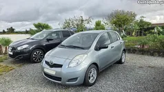 Cinza Usado 2010 Toyota Yaris Citadino | € 7.500 (Preço justo)
