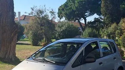 Usado Mitsubishi Colt 75 HP (55 kW) 2005 Azul Sedan