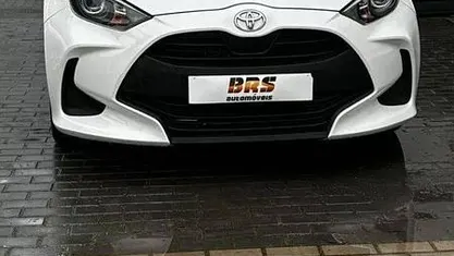 Usado Toyota Yaris Comfort 72 HP (52 kW) 2021 Citadino