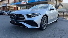 Cinza Usado 2023 Mercedes A250 AMG line Citadino | € 33.990 (Preço justo)