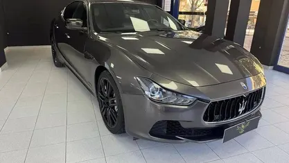 Cinza Usado 2014 Maserati Ghibli Citadino | € 31.000 (Preço justo)