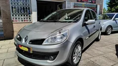 Cinzento Usado 2009 Renault Clio II | € 4.499 (Preço justo)