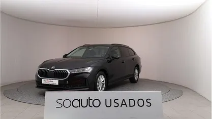 Preto metalizado Usado 2024 Skoda Superb Carrinha | € 29.990 (Preço justo)