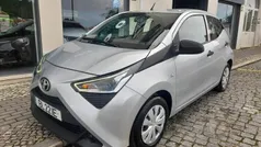 Cinza Usado 2021 Toyota Aygo Plus Citadino | € 13.980 (Preço justo)