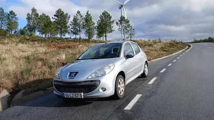 Cinzento Usado 2011 Peugeot 206 Citadino | € 5.500 (Preço justo)