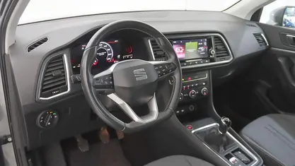 Usado Seat Ateca 110 HP (80 kW) 2023 Cinzento SUV