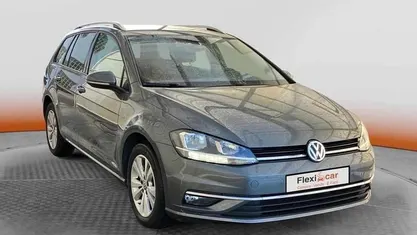 Usado VW Golf VII 115 HP (84 kW) 2018 Cinzento Carrinha