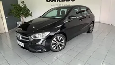 Usado 2020 Mercedes B180 Style Monovolume | € 24.950 (Preço justo)