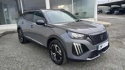 Cinza Usado 2025 Peugeot 2008 Allure SUV | € 24.799 (Bom preço)
