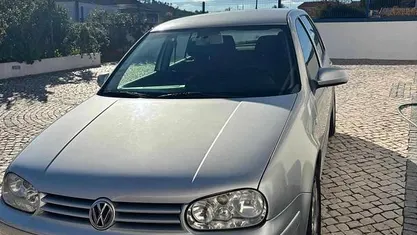 Cinzento Usado 2002 VW Golf IV Citadino | € 2.500 (Preço justo)