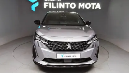 Cinzento Usado 2024 Peugeot 5008 Allure Monovolume | € 30.290 (Preço justo)