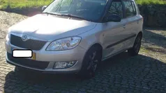 Cinzento (metalizado) Usado 2013 Skoda Fabia Style Citadino | € 7.990 (Preço justo)