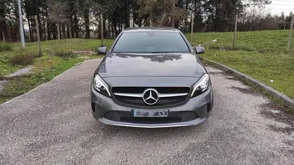 Usado Mercedes A180 109 HP (80 kW) 2017 Cinzento Citadino