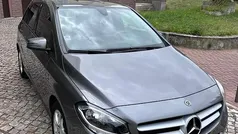 Cinzento Usado 2017 Mercedes B180 Monovolume | € 15.499 (Bom preço)