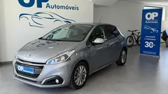 Usado 2019 Peugeot 208 Signature Sky Citadino | € 13.750 (Preço justo)