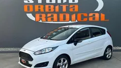 Branco Usado 2015 Ford Fiesta Titanium Citadino | € 10.450 (Preço justo)