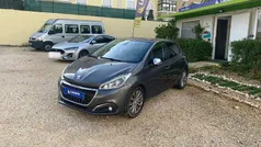 Usado 2019 Peugeot 208 Signature Sky Citadino | € 11.900 (Preço justo)