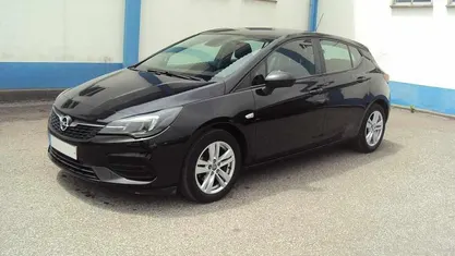 Preto Usado 2021 Opel Astra Business Edition | € 17.450 (Preço justo)
