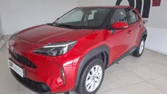 Vermelho Usado 2024 Toyota Yaris Hybrid | € 25.990 (Preço justo)