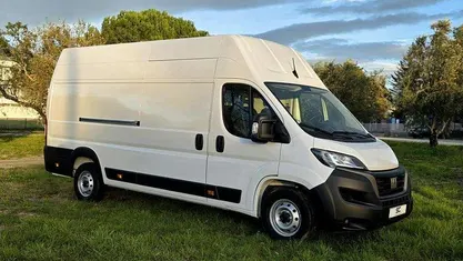 Branco Usado 2024 Fiat Ducato Van | € 26.950 (Bom preço)