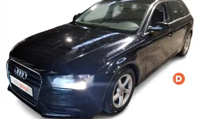 Usado Audi A4 136 HP (100 kW) 2012 Preto Carrinha