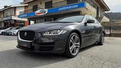 Verde Usado 2018 Jaguar XE R-Sport Sedan | € 21.990 (Bom preço)