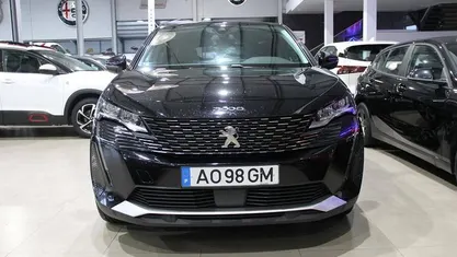 Usado Peugeot 3008 130 HP (95 kW) 2022 Preto SUV