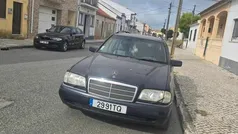 Outra Usado 2001 Mercedes 220 | € 3.800