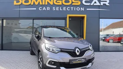Usado Renault Captur 110 HP (80 kW) 2017 Cinzento SUV