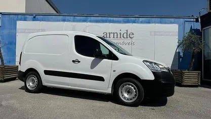 Branco Usado 2018 Peugeot Partner Outdoor Monovolume | € 8.000 (Bom preço)