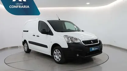 Branco Usado 2018 Peugeot Partner Monovolume | € 10.980 (Preço justo)