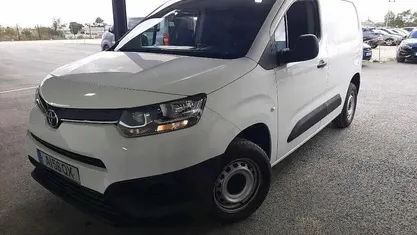 Branco Usado 2021 Toyota Proace Monovolume | € 15.950 (Preço justo)