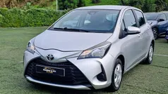 Cinza Usado 2020 Toyota Yaris Citadino | € 15.499 (Preço justo)