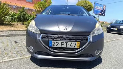 Usado 2015 Peugeot 208 Active Citadino | € 7.250 (Bom preço)