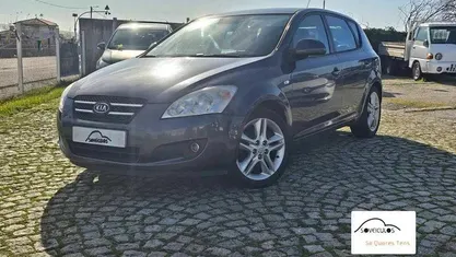 Usado Kia Ceed 115 HP (84 kW) 2009 Citadino