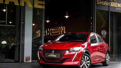 Usado Peugeot e-208 Active 100 kW (136 HP) 2023 Citadino