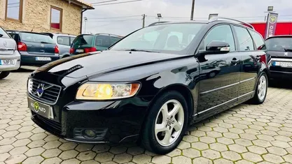 Usado Volvo V50 Momentum 115 HP (84 kW) 2010 Preto Carrinha