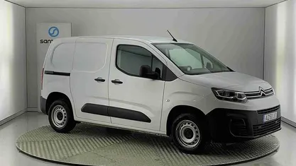 Branco Usado 2023 Citroën Berlingo Monovolume | € 18.990 (Preço justo)