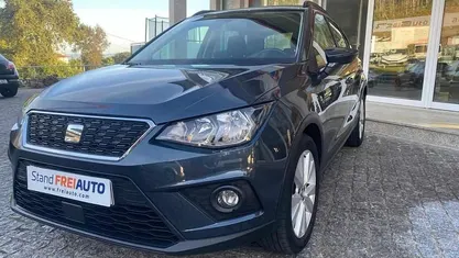 Usado Seat Arona Style 95 HP (69 kW) 2020 Cinza SUV