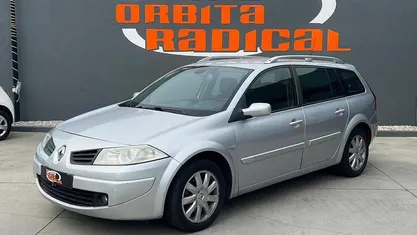 Cinzento Usado 2006 Renault Mégane II Carrinha | € 2.750 (Preço justo)