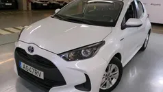 Branco Usado 2021 Toyota Yaris Hybrid Comfort | € 20.600 (Preço justo)