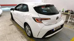 Branco Usado 2021 Toyota Corolla Comfort Sedan | € 21.900 (Preço justo)