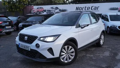 Branco Usado 2023 Seat Arona SUV | € 17.750 (Bom preço)