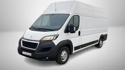 Branco Usado 2021 Peugeot Boxer Premium Van | € 20.990 (Bom preço)