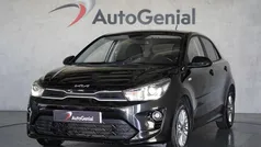 Cinzento Usado 2023 Kia Rio Citadino | € 16.990 (Preço justo)
