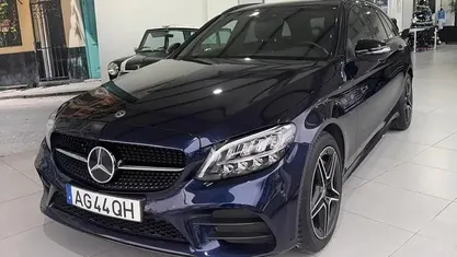 Azul metalizado Usado 2021 Mercedes C300e AMG line Carrinha | € 37.500 (Preço justo)