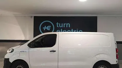 Usado Toyota Proace 100 kW (136 HP) 2023 Outra Monovolume