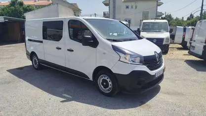 Branco Usado 2015 Renault Trafic Intens Monovolume | € 16.900 (Super Preço)